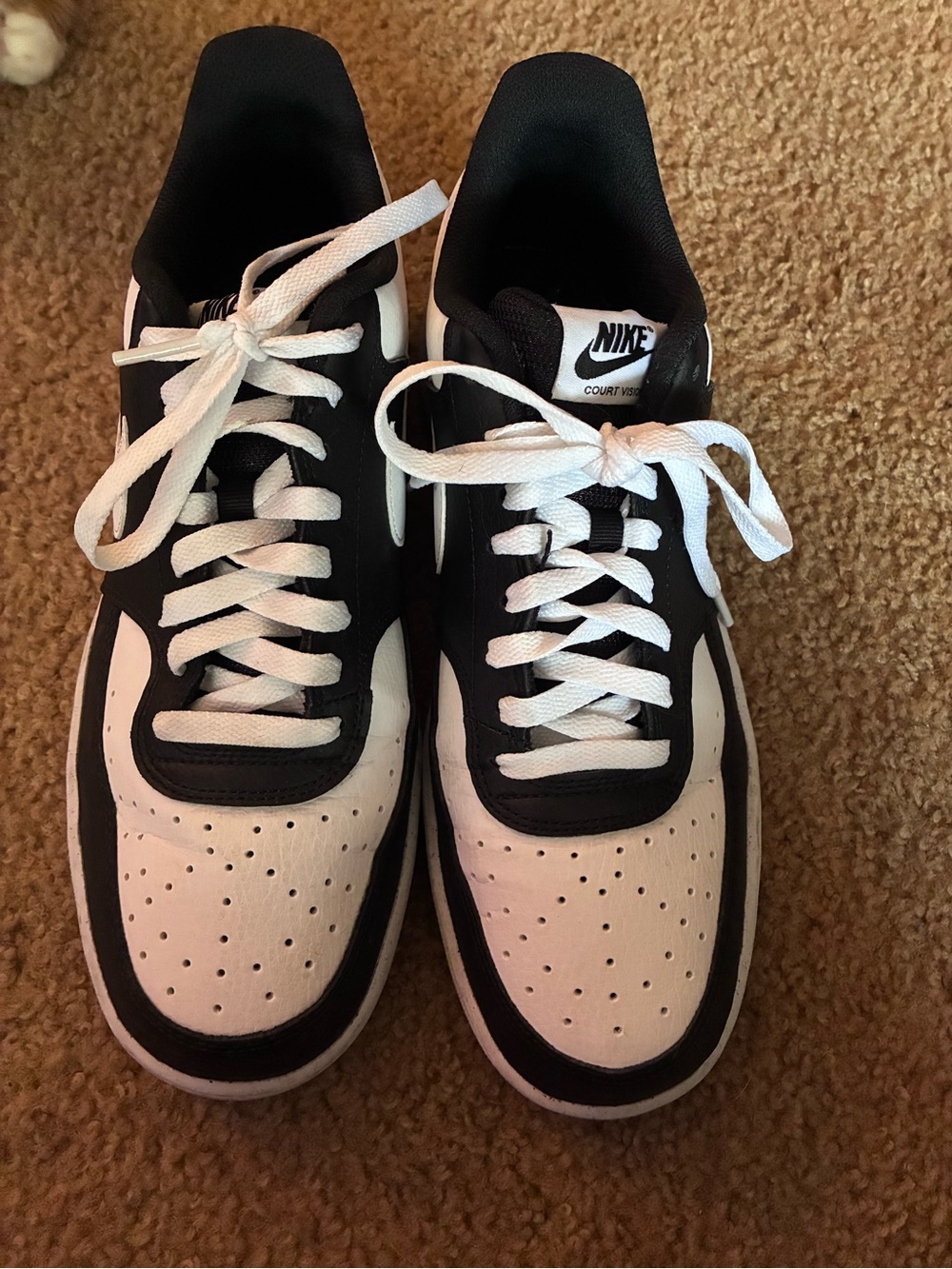 Nike Men’s Black and White Low-Top Sneakers panda dunks